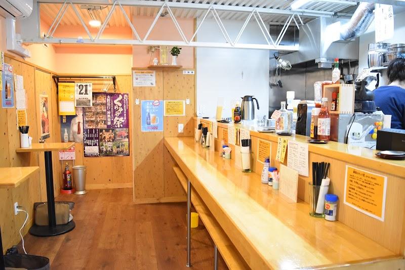 直会スタンド宮の外観・店内写真