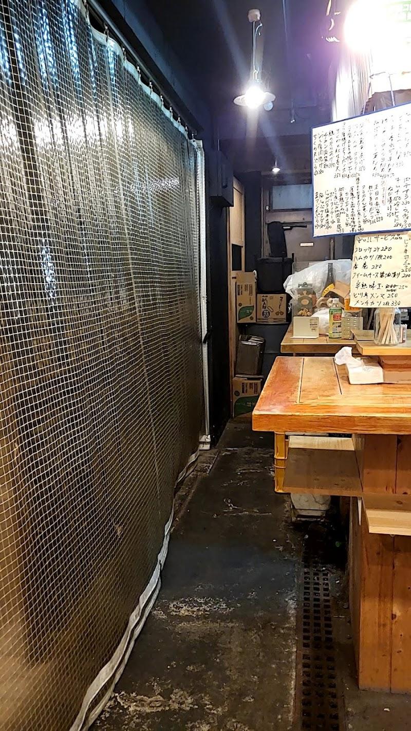 立ち呑み 肴栄 八幡山の外観・店内写真